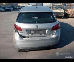 Peugeot 308 2015 1.6td 9h06 demolito per ricambi