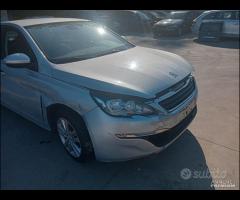 Peugeot 308 2015 1.6td 9h06 demolito per ricambi - 7