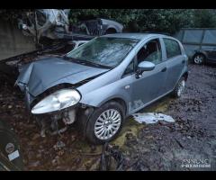 Fiat Grande Punto 1.3 TD Demolita - Per Ricambi