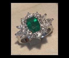 ANELLO ORO 18kt. CON DIAMANTI E SMERALDO ZAMBIA