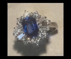 ANELLO ORO 18kt. CON DIAMANTI E ZAFFIRO BIRMANO