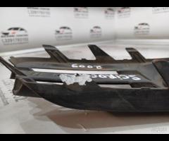 MASCHERINA FENDINEBBIA PARAURTI ANTERIORE DESTRA V - 23