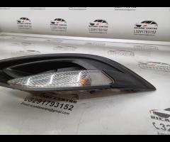 MASCHERINA FENDINEBBIA PARAURTI ANTERIORE DESTRA O - 9