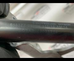 CERNIERA COFANO ANTERIORE CON MOLLA A GAS DESTRA M - 19