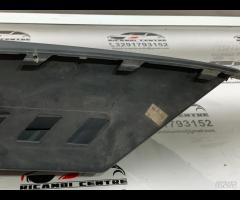 GRIGLIA PARAURTI ANTERIORE INFERIORE SINISTRA SX V - 9