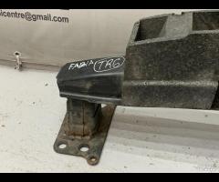 RINFORZO TRAVERSA PARAURTI SUPPORTO ANTERIORE SKOD - 11