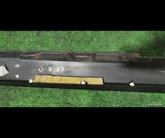 8X23-F10608-A MINIGONNA RIVESTIMENTO SOTTOPORTA Dx - 8