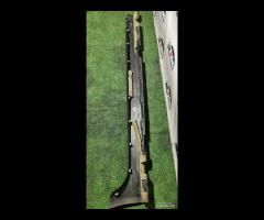 8X23-F10609-A MINIGONNA RIVESTIMENTO SOTTOPORTA SX