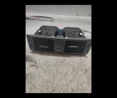 BOCCHETTA CENTRALE ARIA MERCEDES CLASSE C W204 A20