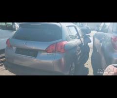 Ricambi Peugeot 2008 1.6 D del 2016 motore BH02