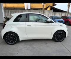 Fiat 500 500e Berlina 42 kWh LA PRIMA