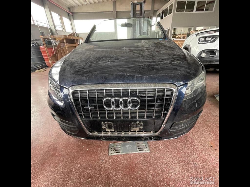 Audi Q5 s.line 2010 Ricambi parte anteriore - 1/2