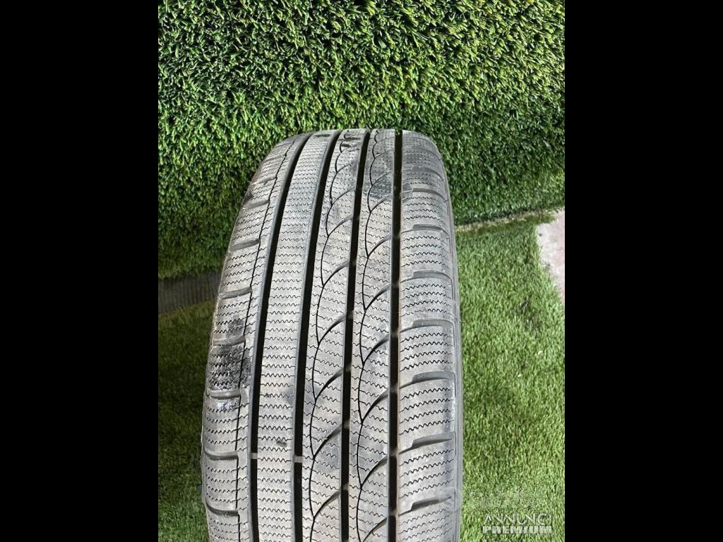 Ricambi Kia Sportage Cerchi e gomme - 2/4
