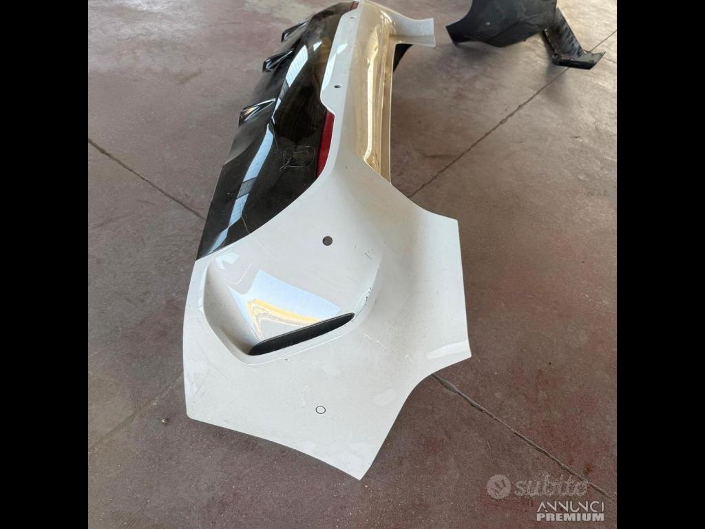 Ricambi disponibili paraurti post. F40 Bmw serie1 - 1/3