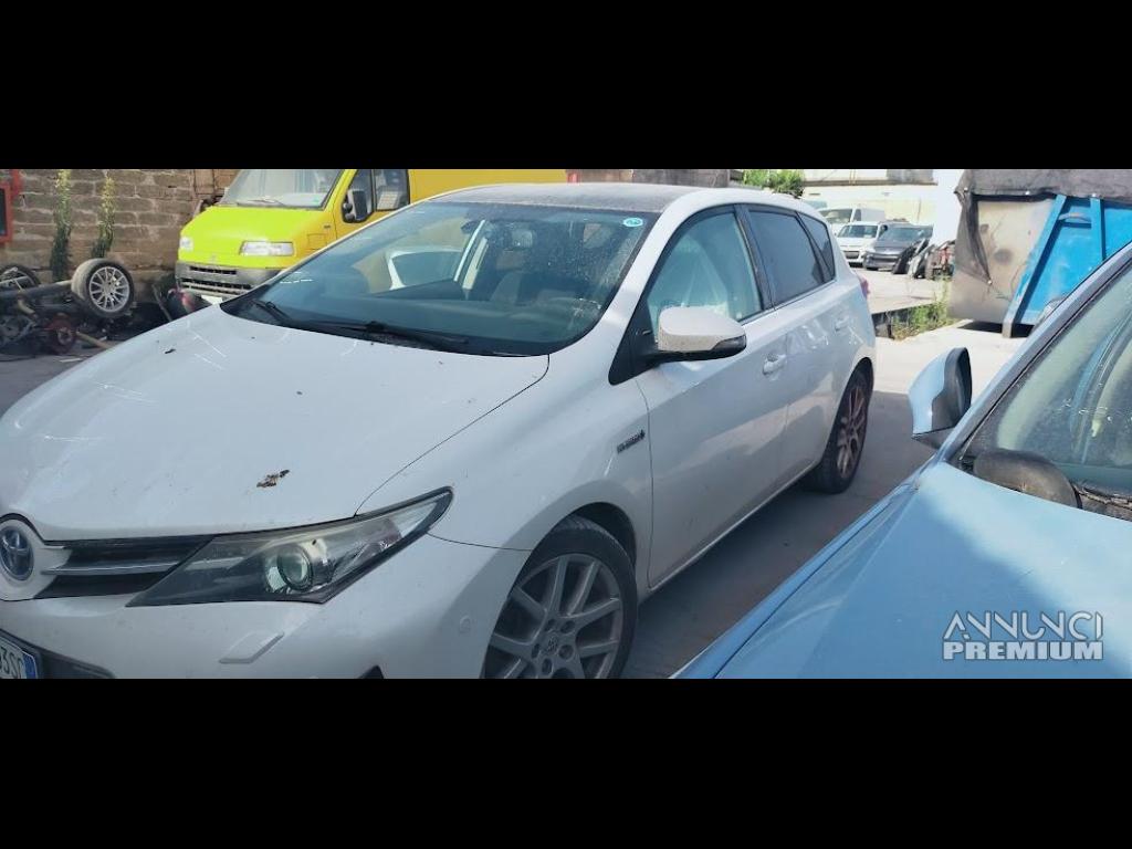 Ricambi Toyota Auris Hybrid 1.8 del 2013 - 2/17