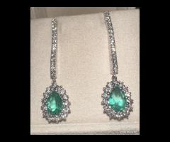 ORECCHINI PENDENTI ORO 18kt. DIAMANTI E SMERALDI