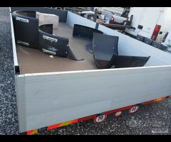 Cassone su motrice scania