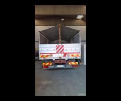 Iveco 180e28 con gru fassi e cassone fisso
