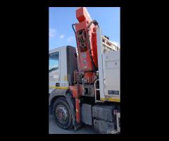 Iveco stralis con gru