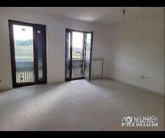 Appartamento 3 vani e acc. Box e giardino - 6