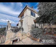 Villa panoramica in zona Spezzatarallo - 14