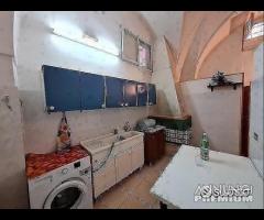 Via Regina Elena ampio bilocale con terrazzo - 12