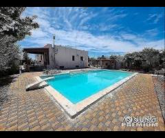 Villa con piscina - 13