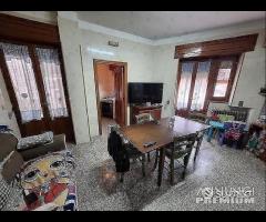 Intero stabile con garage - 13