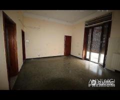 INDIPENDENTE con terrazzo via per Rocca