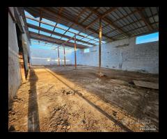 CAPANNONE TERRENO e Villa con piscina - 17