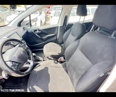 PEUGEOT 208 1.2 BENZINA ADATTA NEOPATENTATI - 17