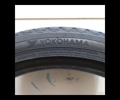 2 GOMME 225 40 18 YOKOHAMA A55697