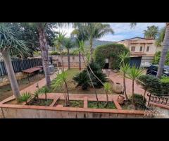 VILLA CON PISCINA rif.136/25