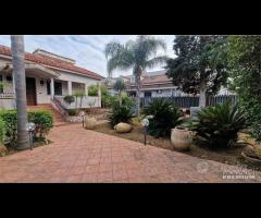 VILLA CON PISCINA rif.136/25 - 12