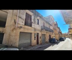 Castelvetrano casa ind. con ampio garage