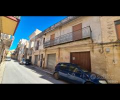 Castelvetrano casa ind. con ampio garage