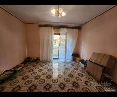 Via Bacone . 4 vani e accessori con Box