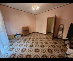 Via Bacone . 4 vani e accessori con Box