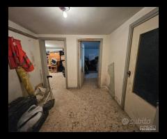 Appartamento con chiostrina e tavernetta - 13