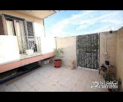 Appartamento a piano rialzato e garage - 9