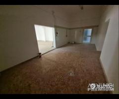 Locale commerciale 5 vetrine - 11