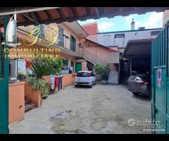 Soluzione indipendente con cortile a Parete