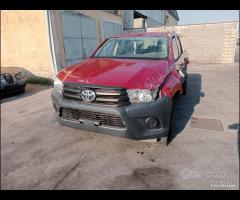 Toyota HILUX 2017 2.4td 2GD-FTV ricambi