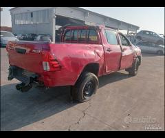 Toyota HILUX 2017 2.4td 2GD-FTV ricambi