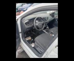 Volkswagen polo 1.0 tgi CDY demolito per ricambi - 9