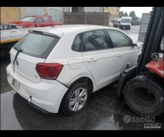 Volkswagen polo 1.0 tgi CDY demolito per ricambi - 11
