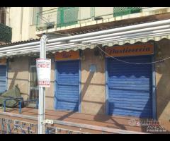 Ganzirri, locale commerciale fronte lago
