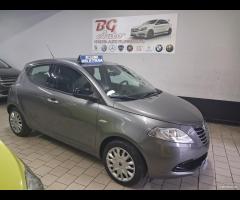 Lancia Ypsilon 1.2 69 CV 5 porte 2012 unico prop - 10