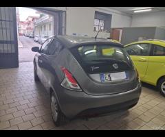 Lancia Ypsilon 1.2 69 CV 5 porte 2012 unico prop - 11
