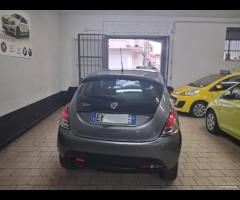 Lancia Ypsilon 1.2 69 CV 5 porte 2012 unico prop - 12